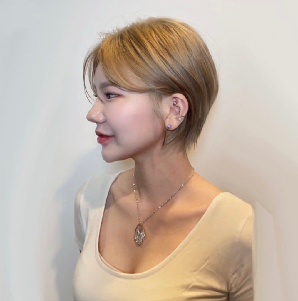 준오헤어 서면부전점 소연 디자이너의 짧은 기장에 웨이브를 더한 스타일 예시