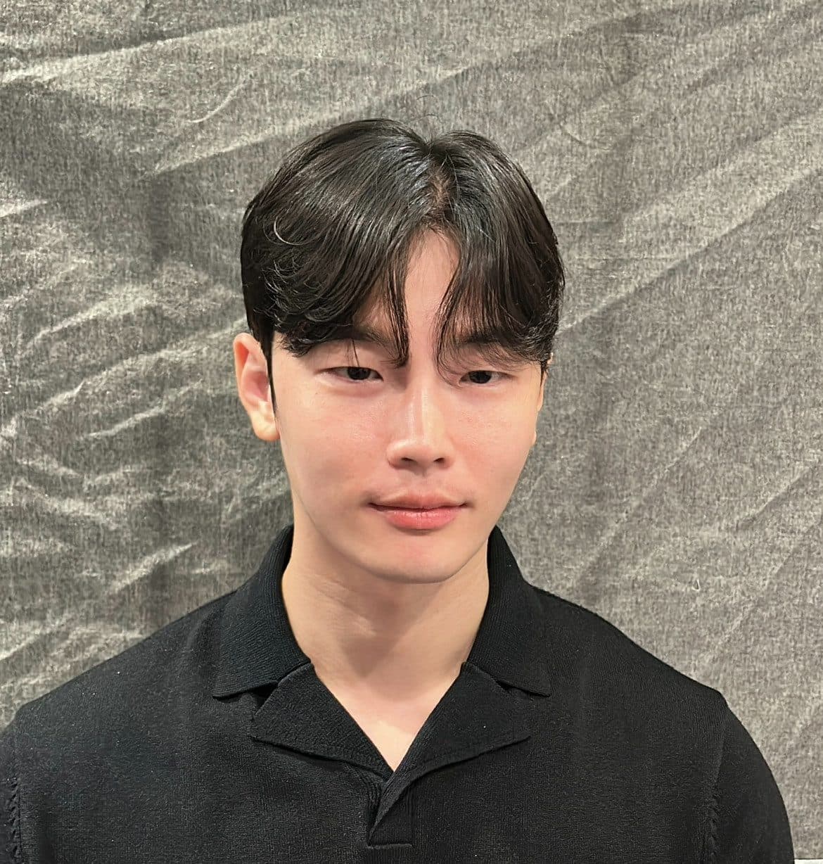 준오헤어 서면부전점 혁 수석실장의 앞머리를 내린 남성 짧은 컷 스타일 예시