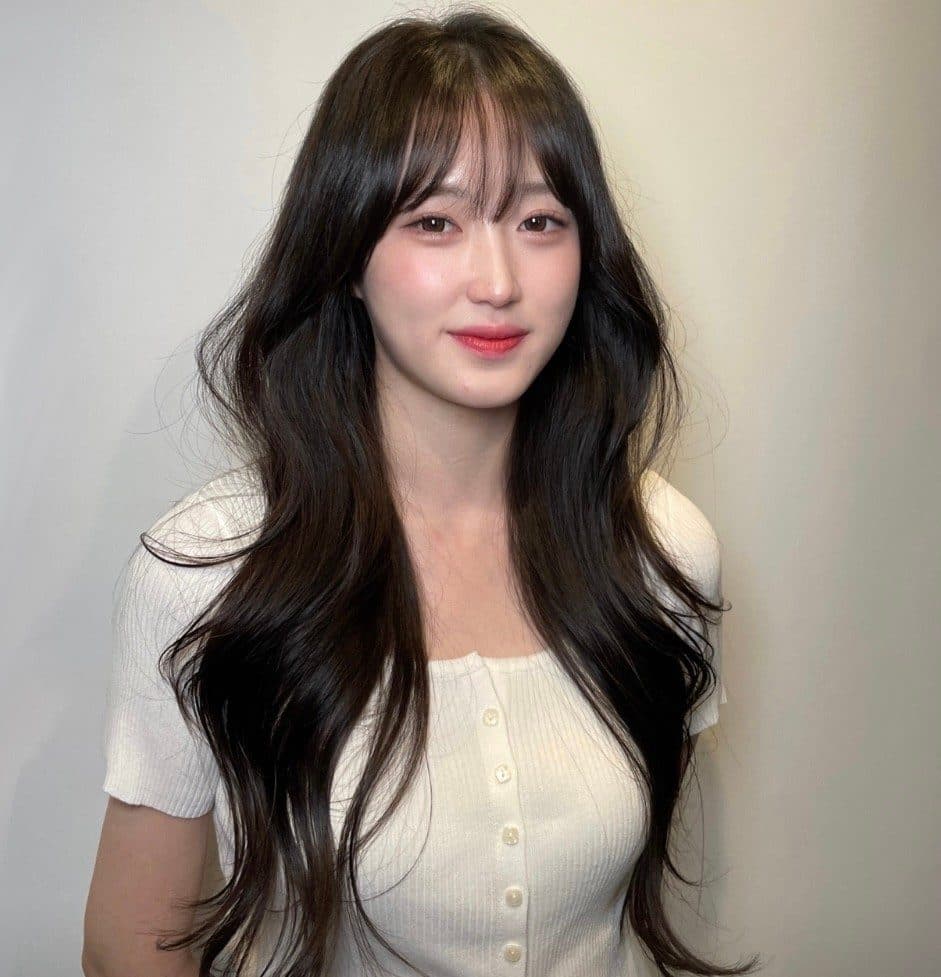 긴 기장에 부드러운 S컬을 더한 디지털펌 스타일 예시