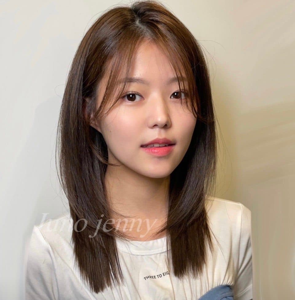 준오헤어 서면부전점 제니 수석실장의 갈색 긴 기장 웨이브 스타일 예시